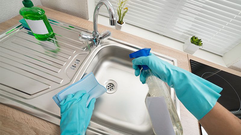 Bond Cleaning: How to Clean the Kitchen Sink
